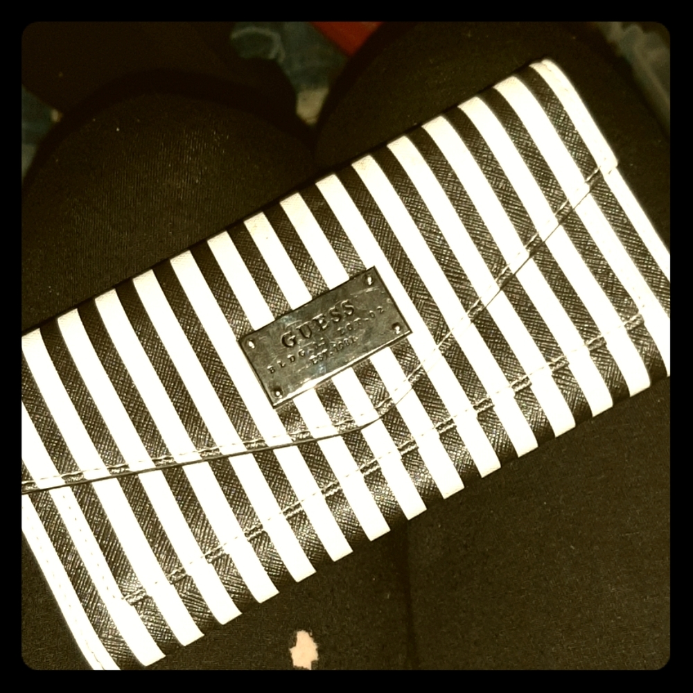 Ladies GUESS wallet